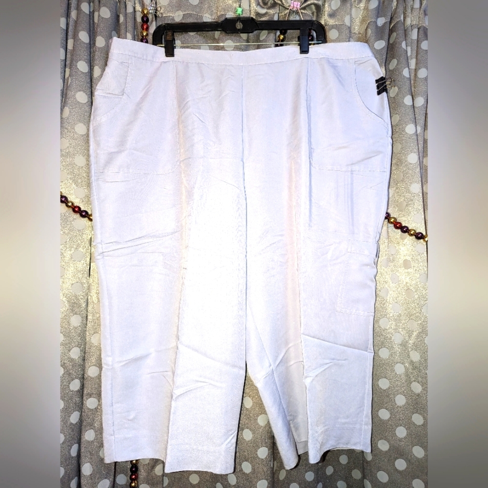 ALFRED DUNNER Classic Lilac Cargo Capris 24W